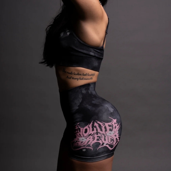 NWT Limited Edition: Darc Sport Cherry Blossom Workout Seamless Shorts - Picture 8 of 10